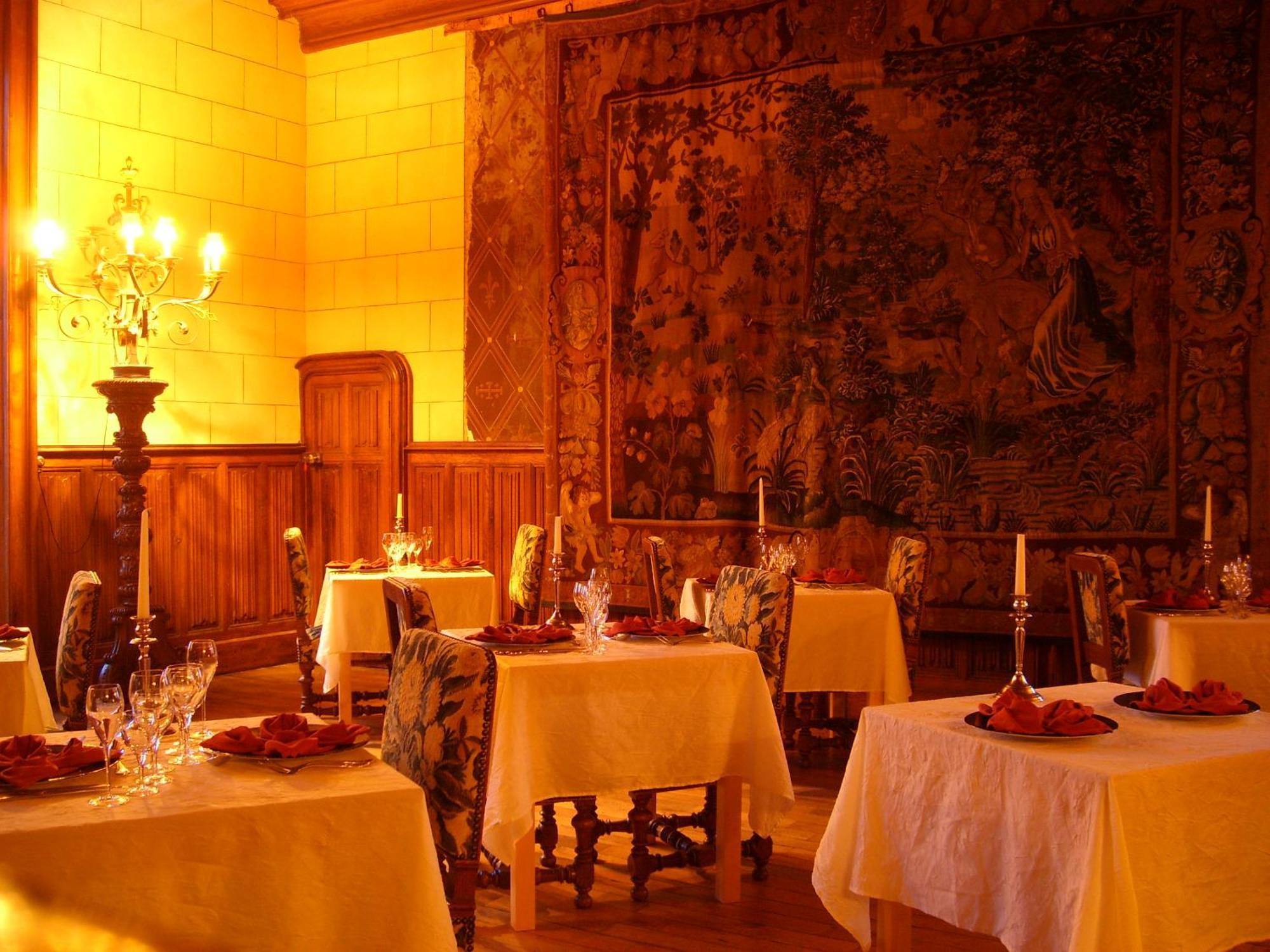 Chateau De Busset Eksteriør billede