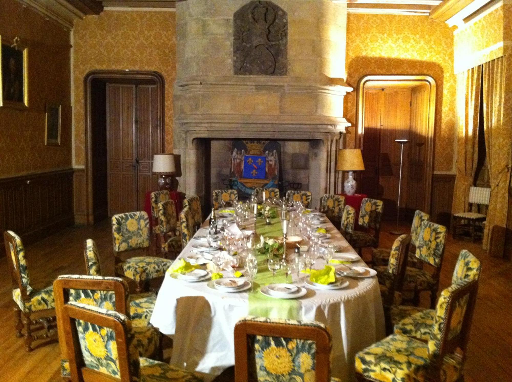 Chateau De Busset Eksteriør billede